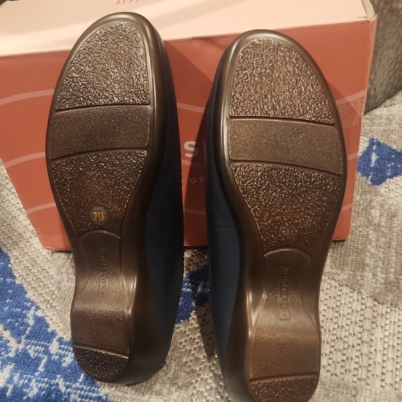 NWT-Easy Spirit Navy Floral Cut-Out Slip-Ons Size 7m - Picture 7 of 8